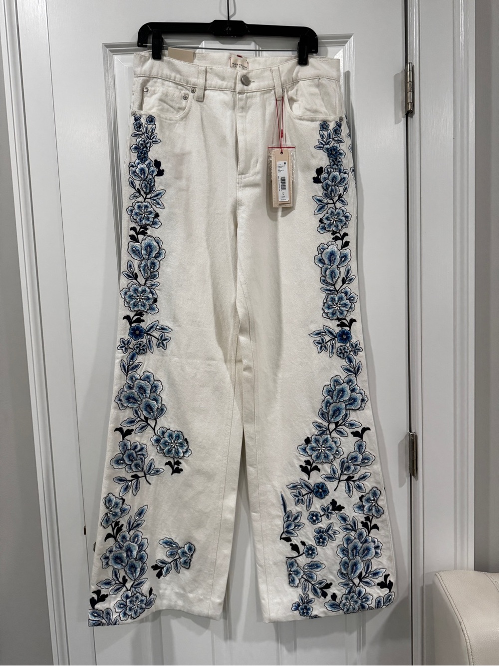 Alice + Olivia White Wide-Leg Jeans with Blue Floral Embroidery